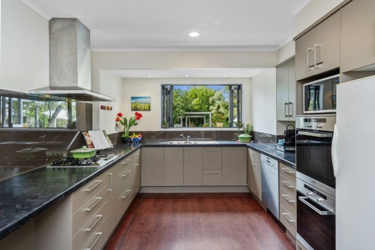 Photo of property in 106 Moffat Road, Bethlehem, Tauranga, 3110