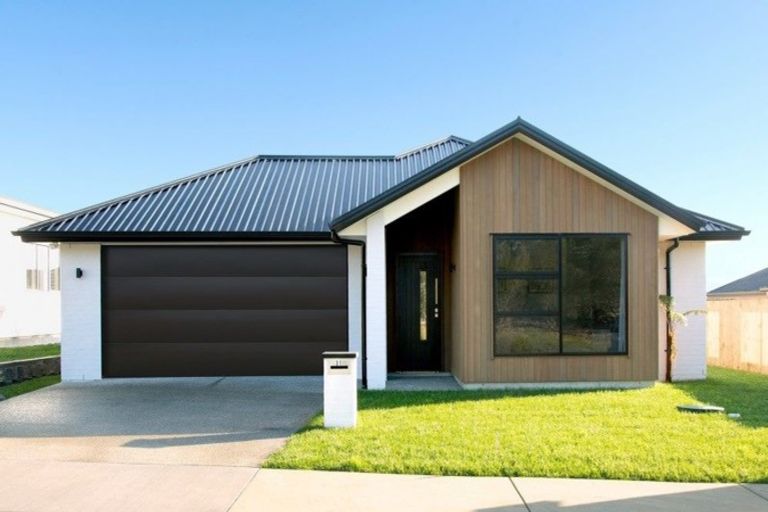 Photo of property in 79 Riverhead Drive, Riverhead, 0820