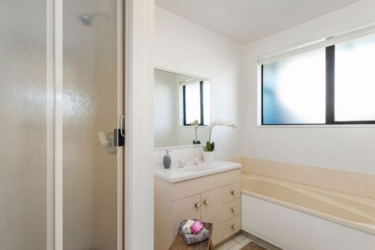 Photo of property in 107 Racecourse Road, Sockburn, Christchurch, 8042