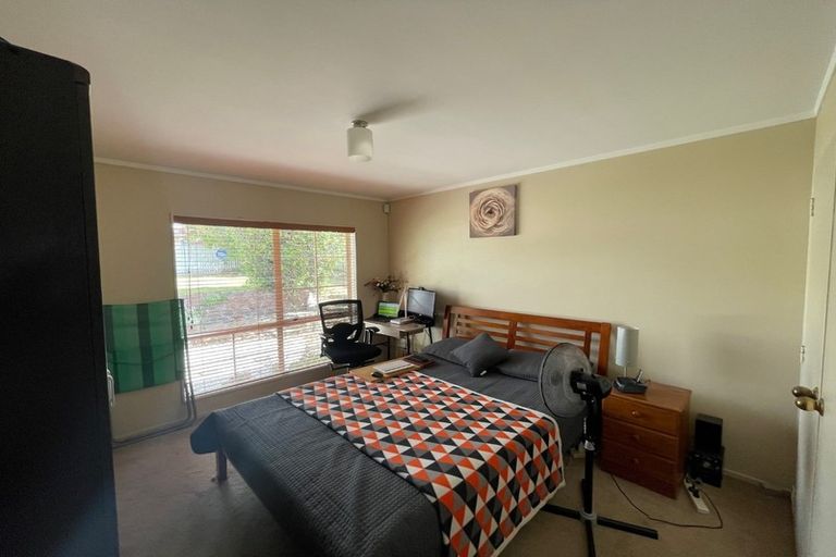 Photo of property in 1/11 Eulogy Place, Randwick Park, Auckland, 2105