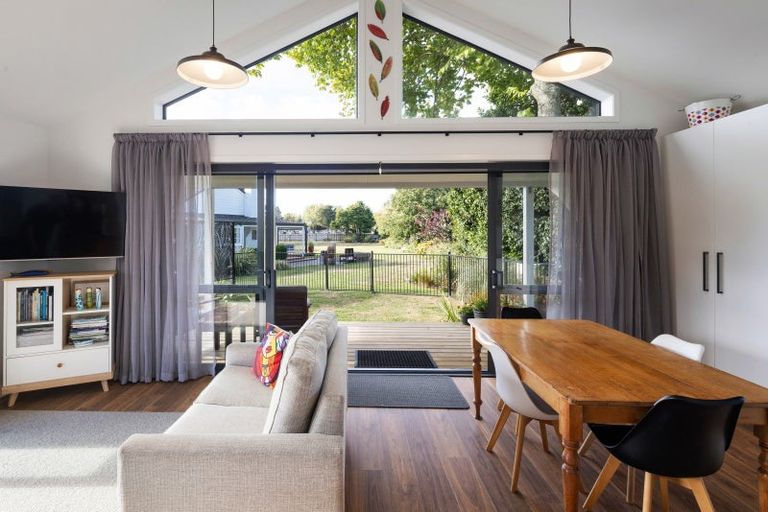 Photo of property in 16 Cowley Drive, Leamington, Cambridge, 3432