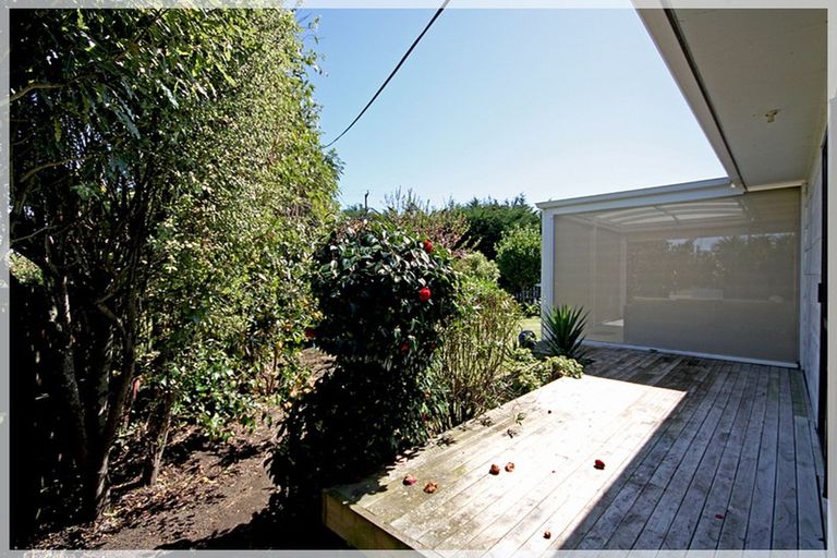 Photo of property in 7 Punga Street, Tangimoana, 4822