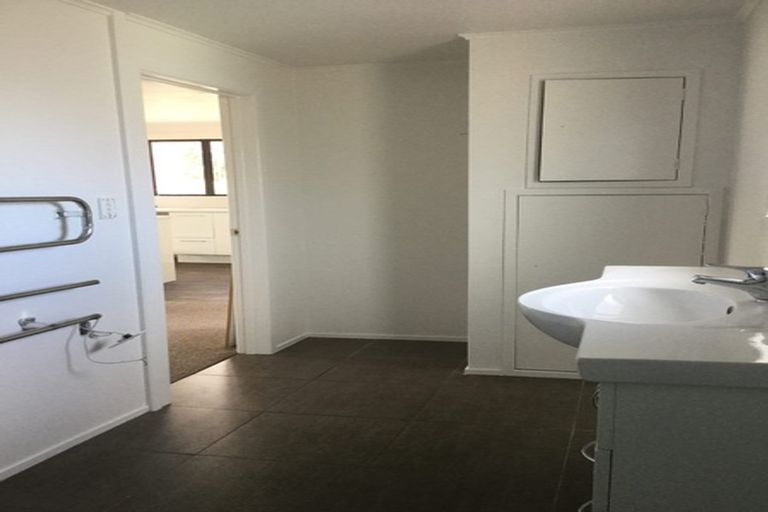 Photo of property in 27 Elizabeth Street, Orewa, 0931