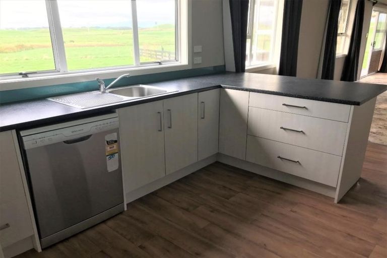 Photo of property in 89 Porikapa Road, Warea, New Plymouth, 4381