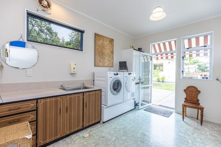 Photo of property in 6 Grey Street, College Estate, Whanganui, 4500