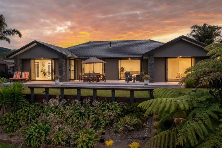 Photo of property in 3 Mcgregor Place, Paraparaumu, 5032