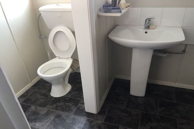 Photo of property in 13a Victoria Avenue, Waiuku, 2123