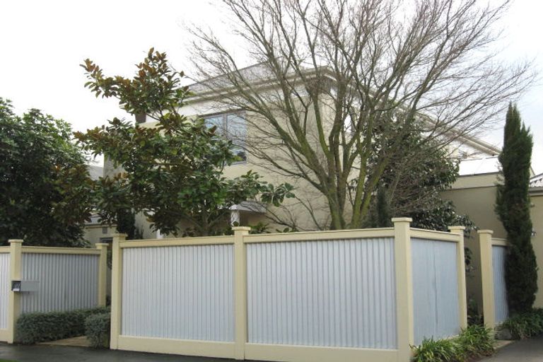 Photo of property in 3/133 Holly Road, St Albans, Christchurch, 8014