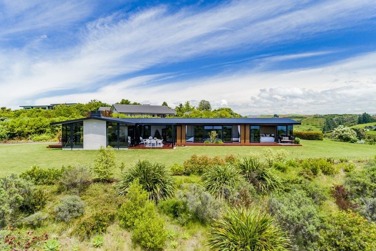 Photo of property in 2 Heipipi Drive, Eskdale, Napier, 4182