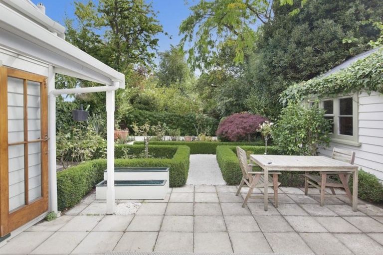 Photo of property in 137 Springfield Road, St Albans, Christchurch, 8014