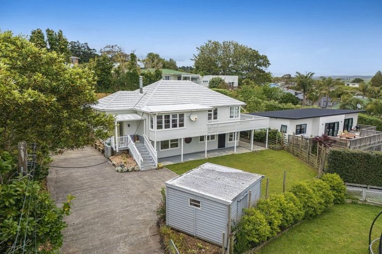 Photo of property in 10 St James Avenue, Helensville, 0800