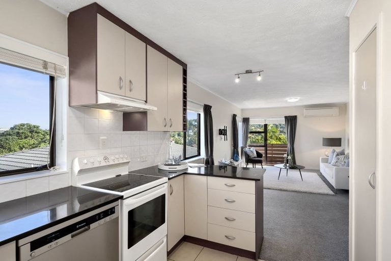 Photo of property in 2/51 Nigel Road, Browns Bay, Auckland, 0630