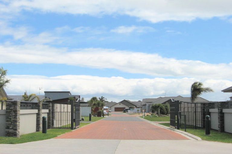 Photo of property in 1 Pacific Park Way, Papamoa Beach, Papamoa, 3118