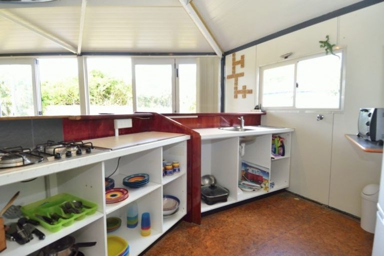 Photo of property in 86a Fortescue Street, Mahia, 4198