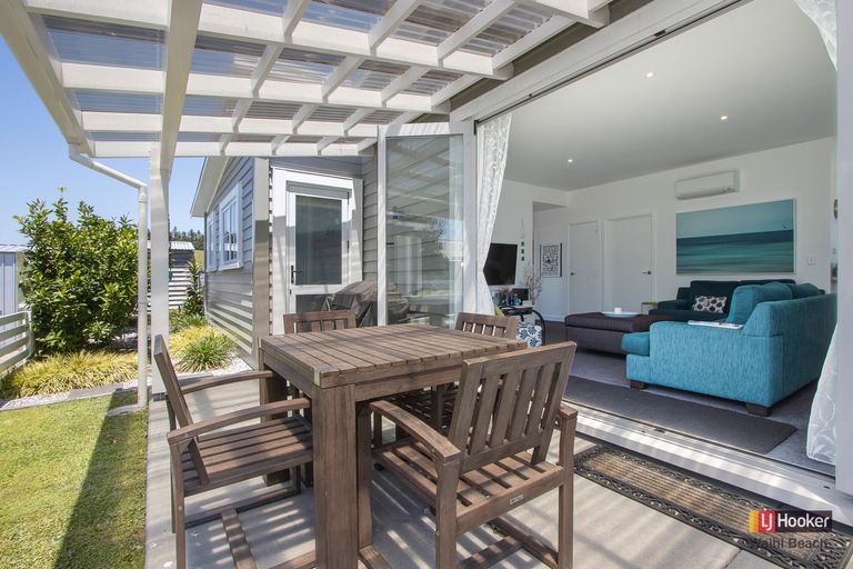 Photo of property in 33 Ocean Breeze Drive, Waihi Beach, 3611