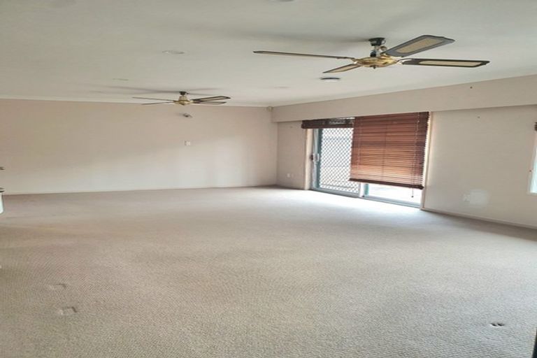 Photo of property in 100 Clevedon Road, Papakura, 2110