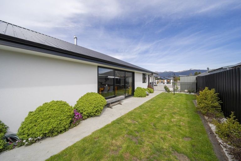 Photo of property in 10 Orbell Crescent, Te Anau, 9679