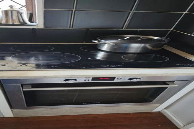 Photo of property in 50 Woodhouse Avenue, Karori, Wellington, 6012