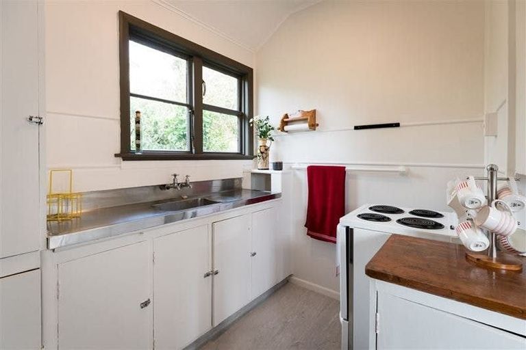 Photo of property in 29 Sidlaw Street, Strathmore Park, Wellington, 6022