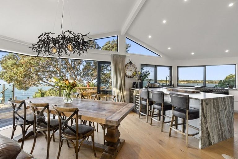 Photo of property in 86 Vipond Road, Stanmore Bay, Whangaparaoa, 0932