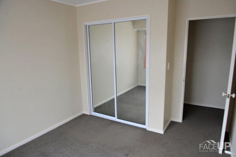 Photo of property in 107 Marina View Drive, West Harbour, Auckland, 0618