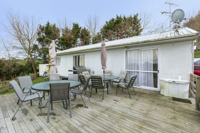 Photo of property in 141 Karioitahi Road, Waiuku, 2683