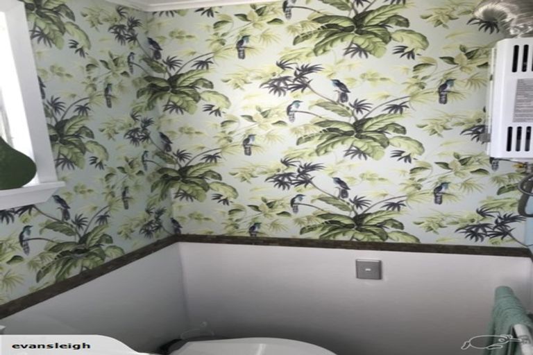 Photo of property in 24 Days Road, Lyttelton, 8082