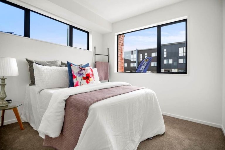 Photo of property in 19 Papatahi Lane, Flat Bush, Auckland, 2019