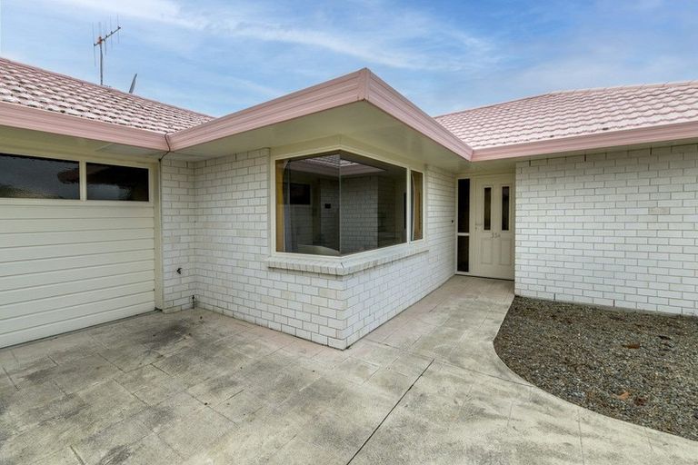 Photo of property in 35a Hadleigh Court, Paraparaumu, 5032