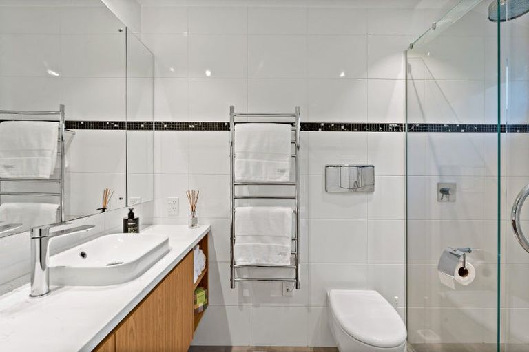 Photo of property in 2/16 Marama Street, Castor Bay, Auckland, 0620