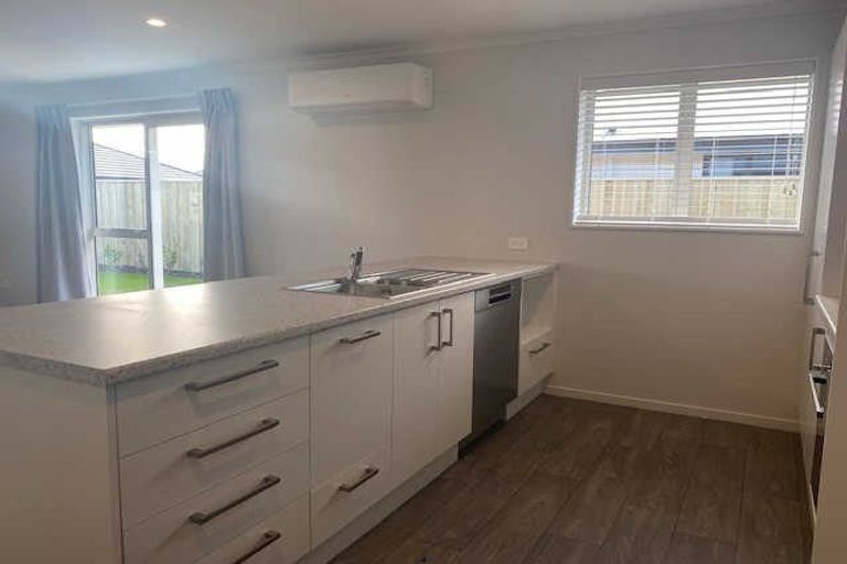 Photo of property in 12 Frogmore Way, Rolleston, 7615