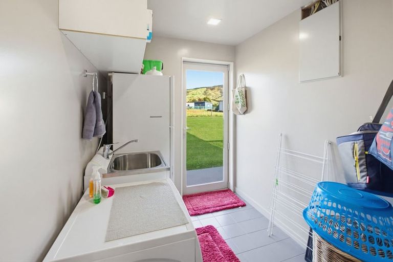 Photo of property in 8 Westoe Street, Waikaia, 9778