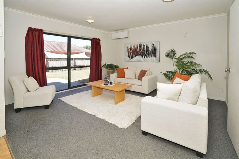 Photo of property in 17 Pointon Glade, Grandview Heights, Hamilton, 3200