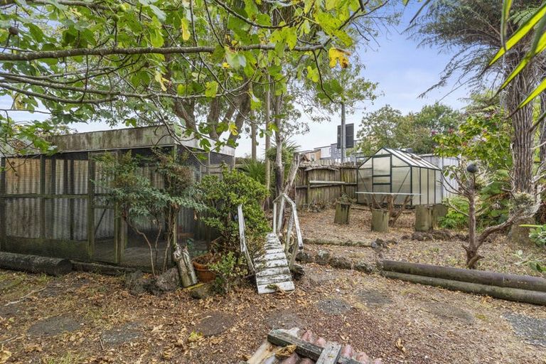 Photo of property in 1/2a Takapu Street, Henderson, Auckland, 0612