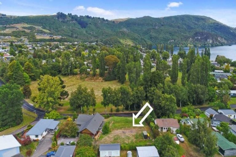 Photo of property in 44 Kinloch Road, Kinloch, Taupo, 3377