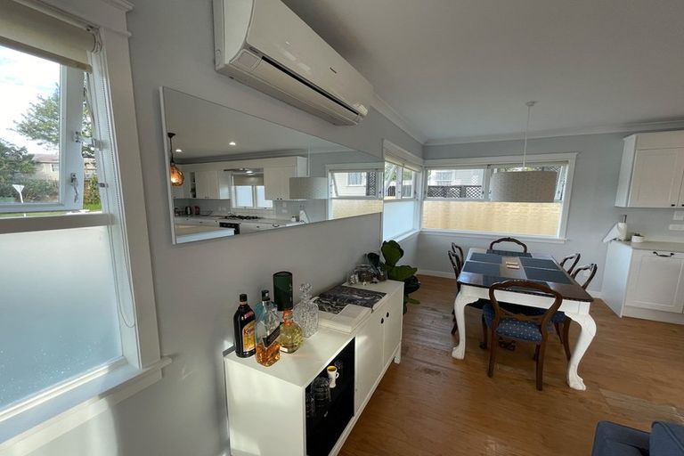 Photo of property in 20 Glendene Avenue, Glendene, Auckland, 0602