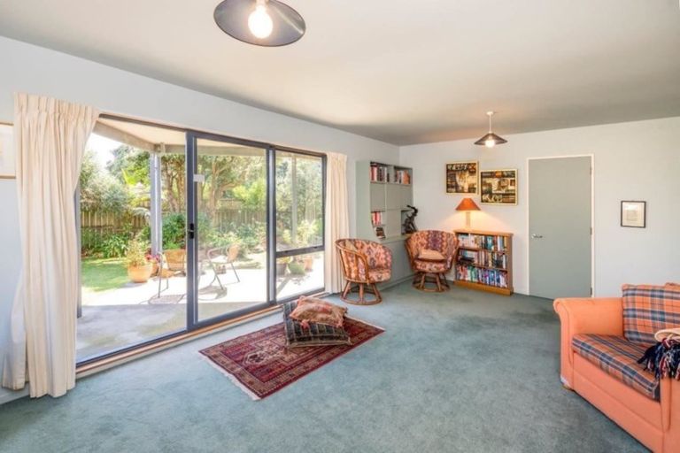 Photo of property in 108 Field Way, Waikanae Beach, Waikanae, 5036