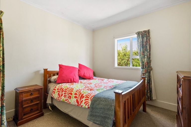 Photo of property in 12 Severn Street, Green Island, Dunedin, 9018