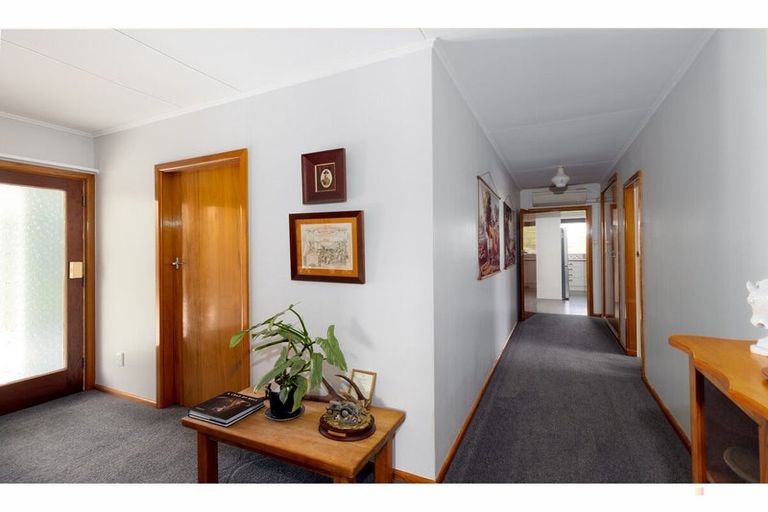 Photo of property in 76 Rhodes Street, Waimate, 7924