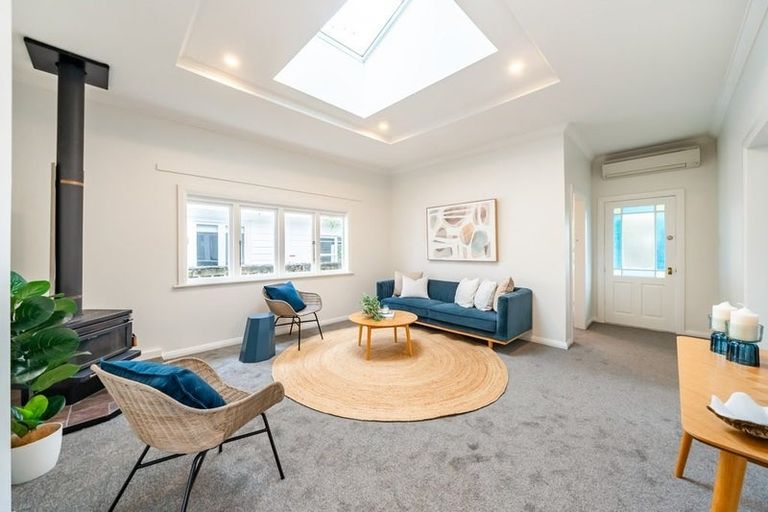 Photo of property in 28 Miro Street, Eastbourne, Lower Hutt, 5013