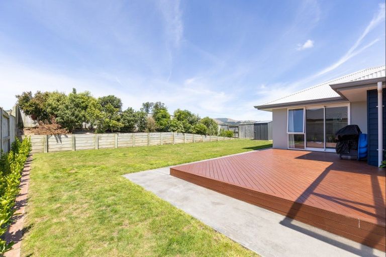 Photo of property in 6 Atlantic Drive, Fitzherbert, Palmerston North, 4410
