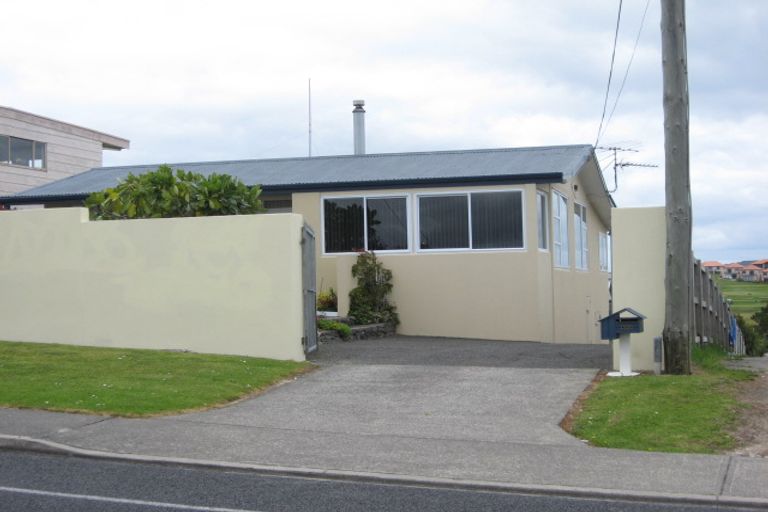 Photo of property in 1321 Whangaparaoa Road, Army Bay, Whangaparaoa, 0930