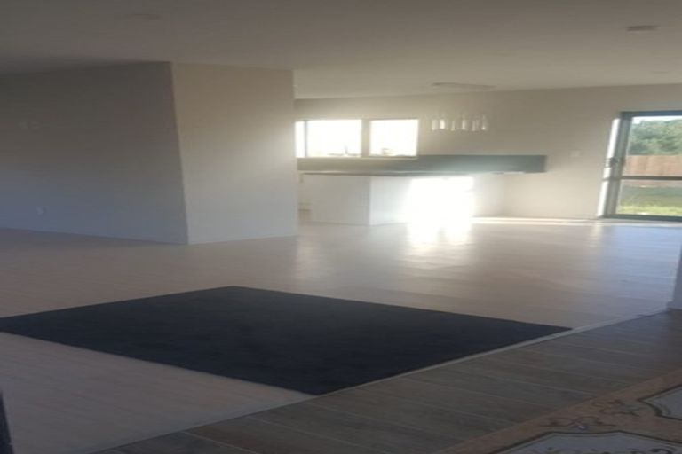 Photo of property in 3 Makora Road, Massey, Auckland, 0614