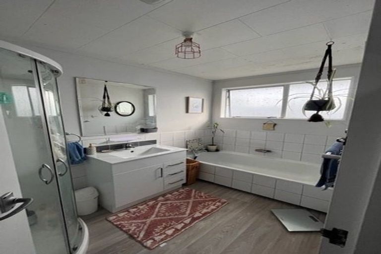 Photo of property in 1/38a Palmer Crescent, Silverstream, Upper Hutt, 5019