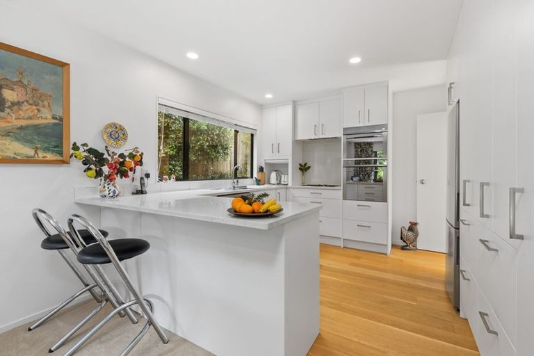 Photo of property in 1/8 Omana Road, Milford, Auckland, 0620