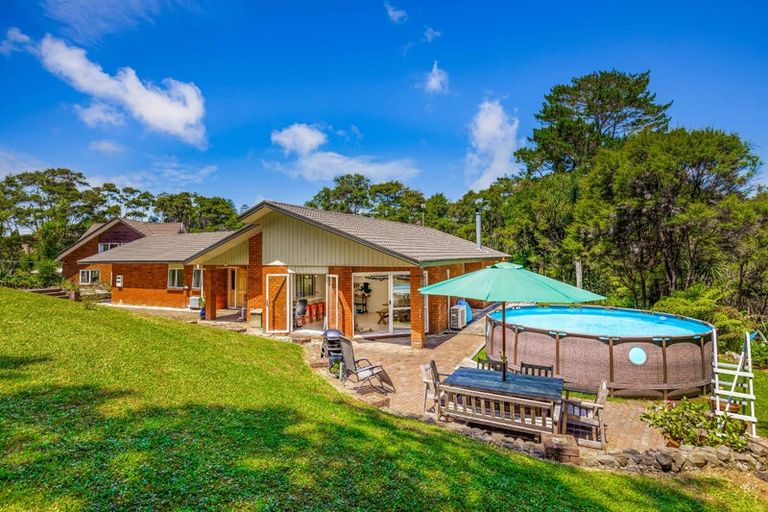 Photo of property in 17 Yelash Road, Massey, Auckland, 0614