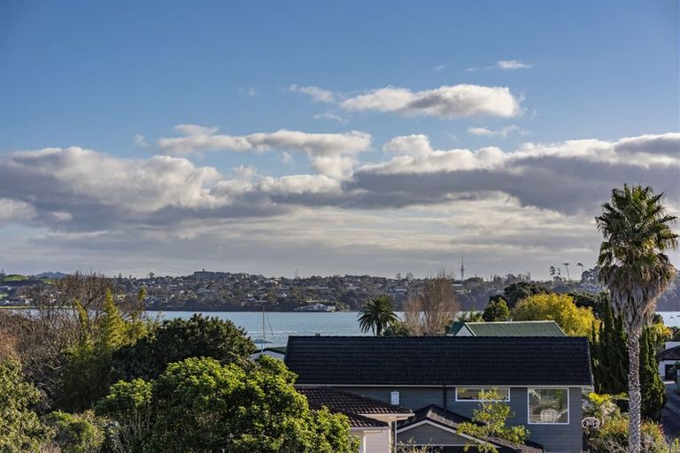 Photo of property in 2/31 Clovelly Road, Bucklands Beach, Auckland, 2012