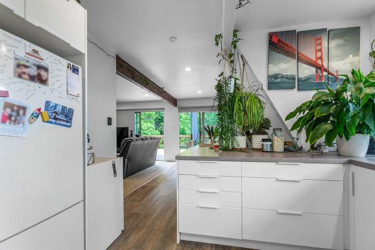 Photo of property in 40 Gledstane Road, Stanmore Bay, Whangaparaoa, 0932