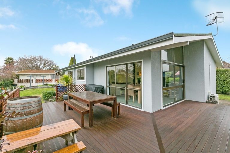 Photo of property in 27 James Cook Street, Havelock North, 4130
