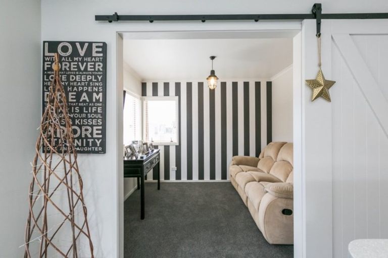 Photo of property in 36 Mcnaughton Place, Onekawa, Napier, 4110